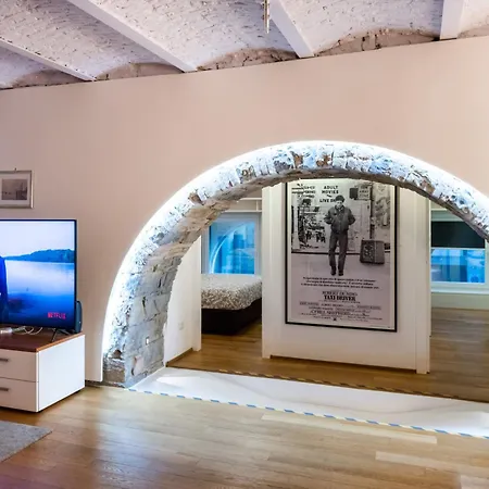 Simon's House Apartman *